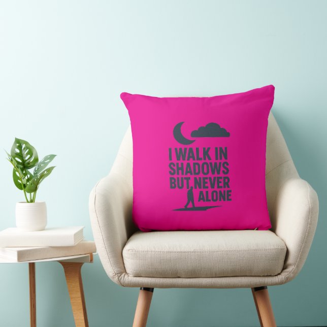 Motivational Christian Pillow - "I Walk in Shadows Kudde (Stol)