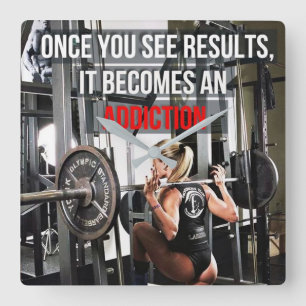 Motivational genomkörare fyrkantig klocka