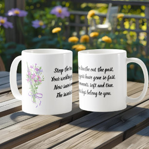 Motiverande pensionscitat lila vildblomma kaffemugg