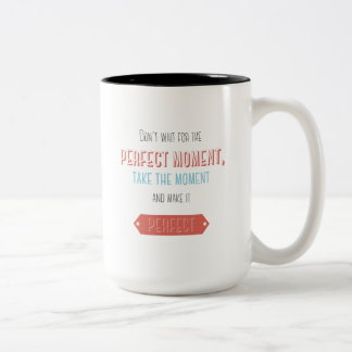 Motiverande typografisk retro stil Två-Tonad mugg
