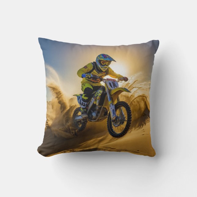 Motocross Rider Riding i Dunes Kudde (Framsida)