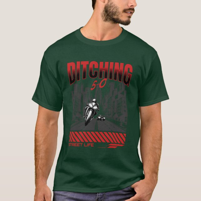Motorcykel flyr från en patrullbil vän t shirt (Framsida)