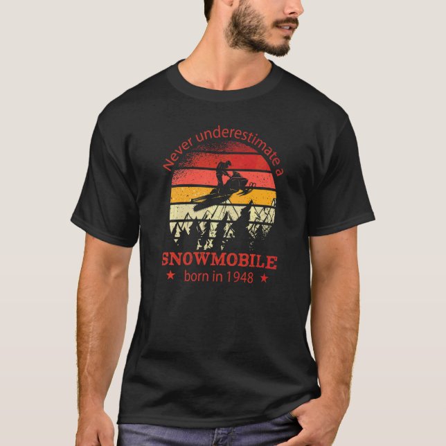 Motorcykel i Snowmobiling Snö, född 1948 Sn T Shirt (Framsida)