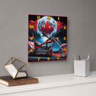 Motorcykel med kanadensisk flagga nattetid fyrkantig klocka