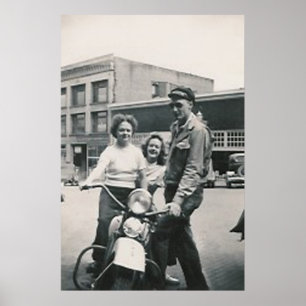 Motorcykelkille och 2 flickor poster