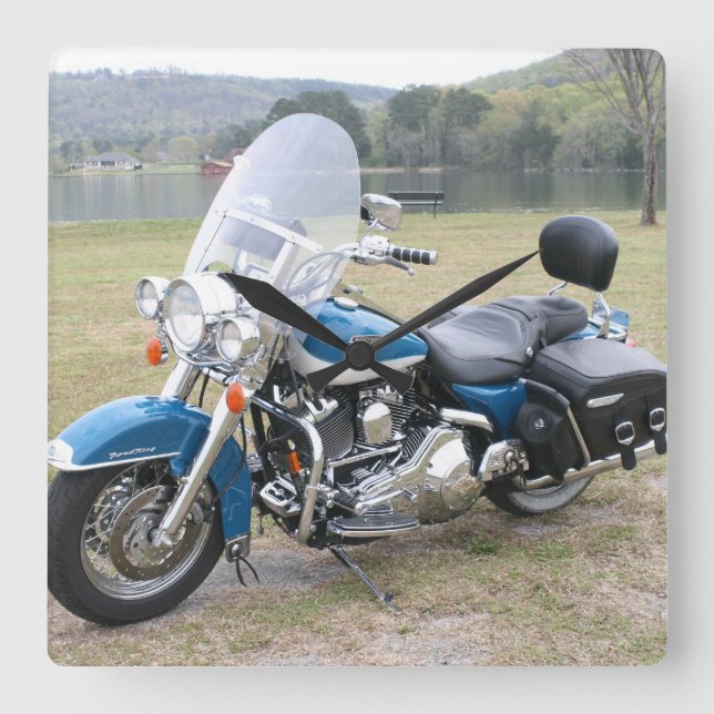 motorcykeln tar tid på fyrkantig klocka (Framsida)