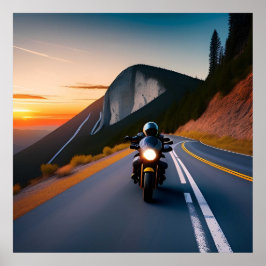 Motorcyklist Riding längs Mountain Road Poster