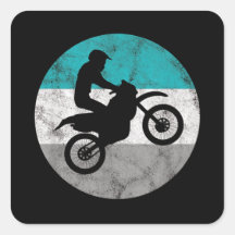 Motorcyklist utanför Äventyr