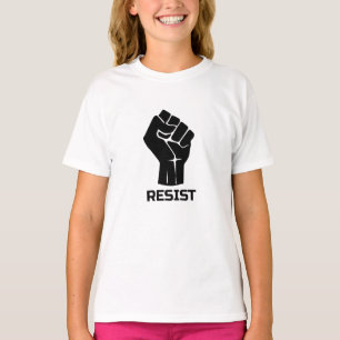 Motstå med näven - i svart t shirt