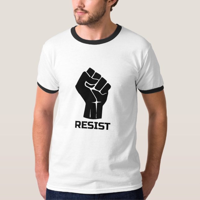Motstå med näven - i svart t shirt (Framsida)