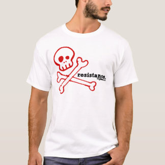Motståndsfightwearen benar ur vit t-shirt