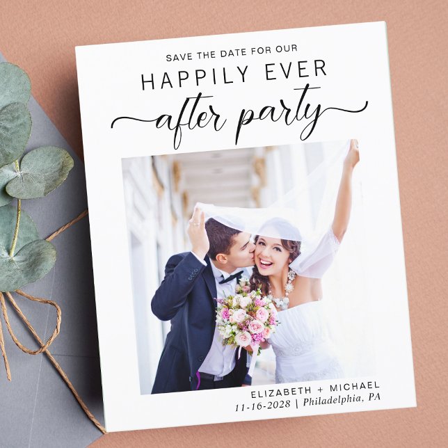 Mottagning av budgetfotobröllop Spara datum (A stylish save the date announcement for a reception to celebrate your elopement or private wedding)