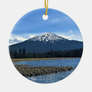 Mount Bachelor vid Hosmer Lake, OR Julgransprydnad Keramik