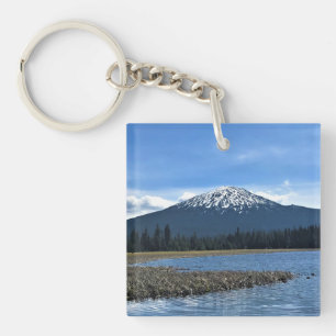 Mount Bachelor vid Hosmer Sjö, Oregon