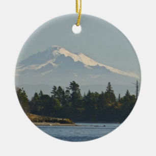 Mount Baker dominerar landskapet Julgransprydnad Keramik