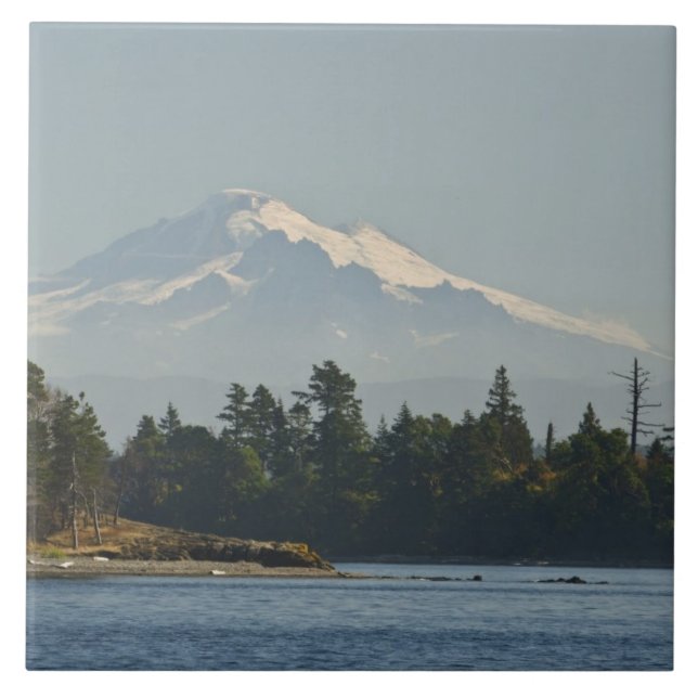 Mount Baker dominerar landskapet Kakelplatta (Framsidan)