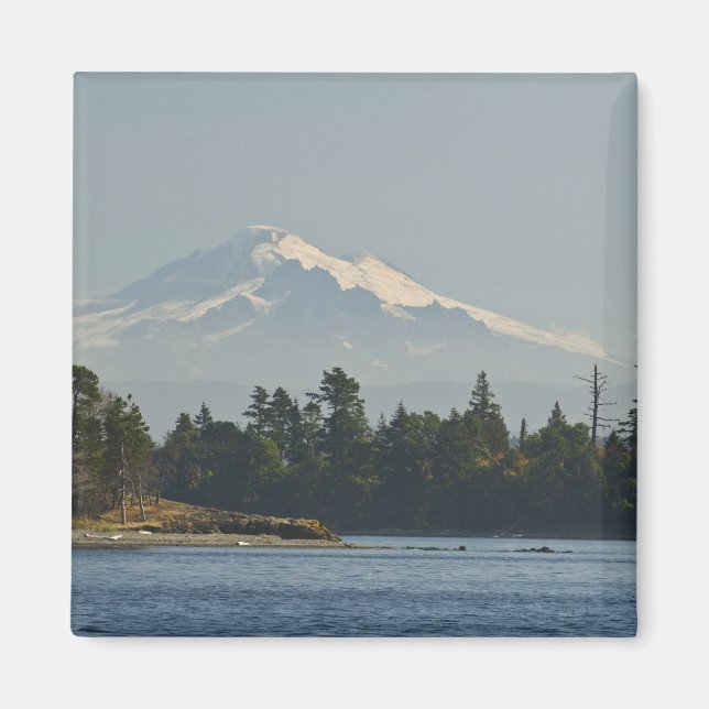 Mount Baker dominerar landskapet Magnet (Framsidan)