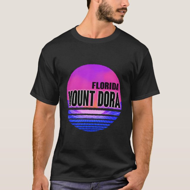 Mount Dora Vaporwave Florida T Shirt (Framsida)