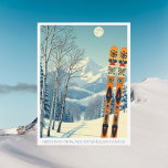 Mount Norquay Alberta Kanada skidresa Postkort Vykort<br><div class="desc">Hej från de snöiga bergen vid Mount Norquay,  Alberta,  Kanada! Vi hoppas att du har en underbar skidresa. Detta postkort visar ett vackert blågrått bergslandskap med retro-skidor i ett orange,  tribal-inspirerat mönster.
Alla textfraser kan anpassas efter dina behov!</div>