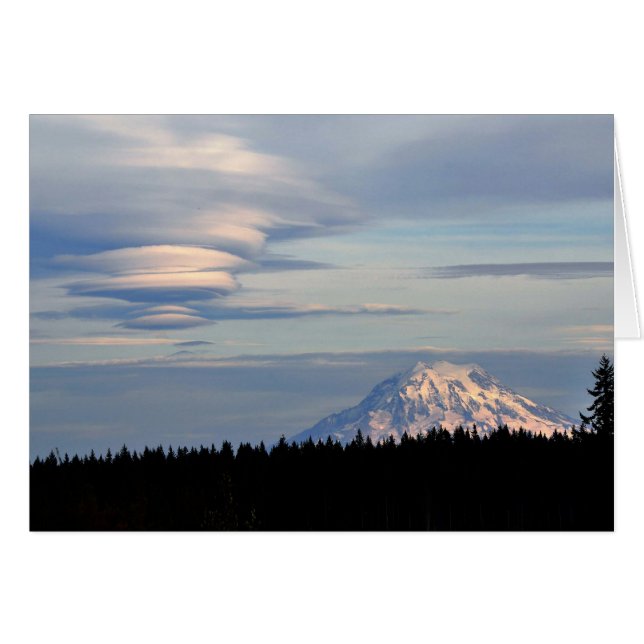 Mount Rainer med Lenticular Clouds Hälsningskort (Framsidan Horizontal)