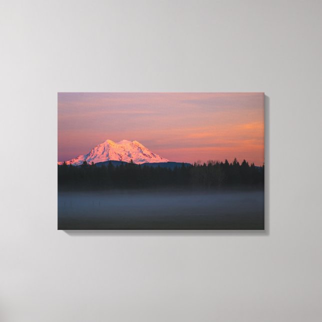 Mount Rainer sunset and mist Canvastryck (Framsida)