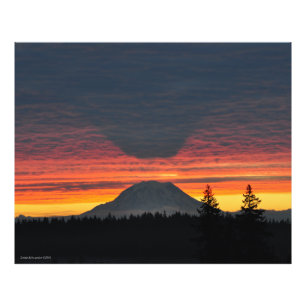 Mount Rainier och dess skuggar i stort formaterar Fototryck
