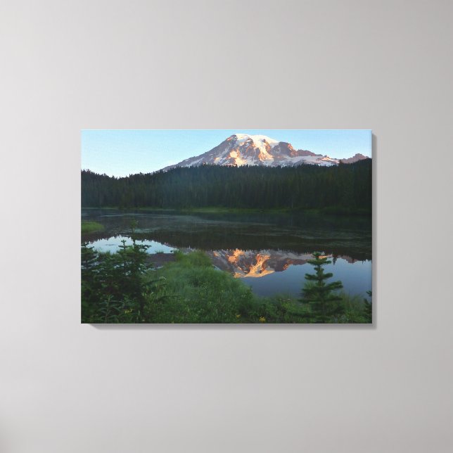 Mount Rainier Reflected Sunrise II Canvastryck (Framsida)