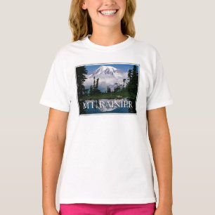 Mount Rainier Reflexion i en bergsdamm T Shirt