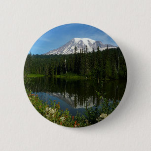 Mount Rainier sjöreflektion med vilda blommor Knapp