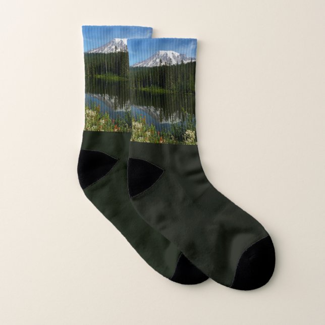 Mount Rainier sjöreflektion med vilda blommor Strumpor (Par)