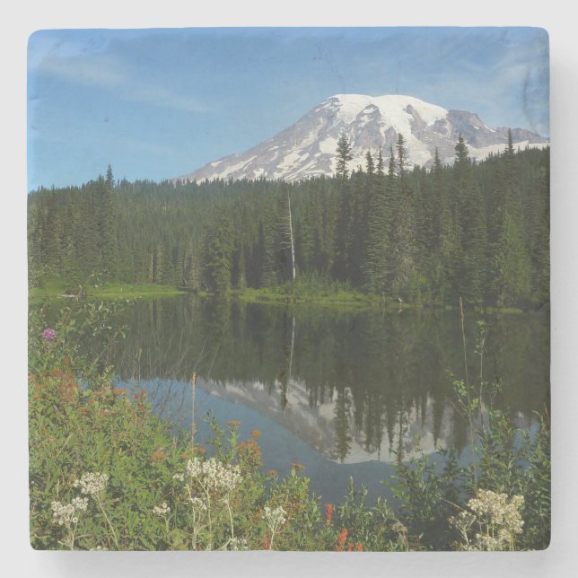 Mount Rainier sjöspegling med vilda blommor Stenunderlägg (Framsidan)