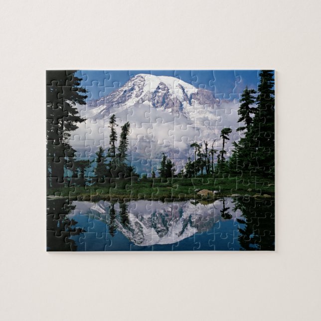 Mount Rainier speglas i en fjälltjärn Pussel (Horisontell)