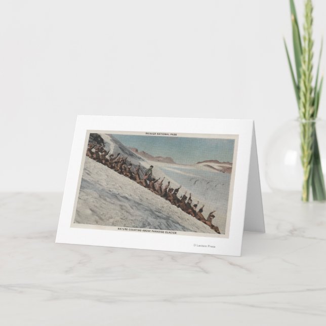 Mount Rainier WA - fodra av folk som in Sledding Helgkort (Framsida)