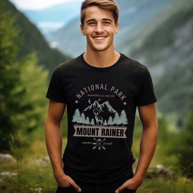 Mount Rainier Wilderness Deer Graphic  T Shirt (Skapare uppladdad)