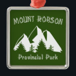 Mount Robson Provincial Park Julgransprydnad Metall<br><div class="desc">Mount Robson Provincial Park,  den näst äldsta parken i British Columbias parksystem,  är verkligen en av världens krona-juveler. Det berg som parken kallas för skyddar parkens westerna entré och är den högsta toppen i den kanadensiska Rockies.</div>