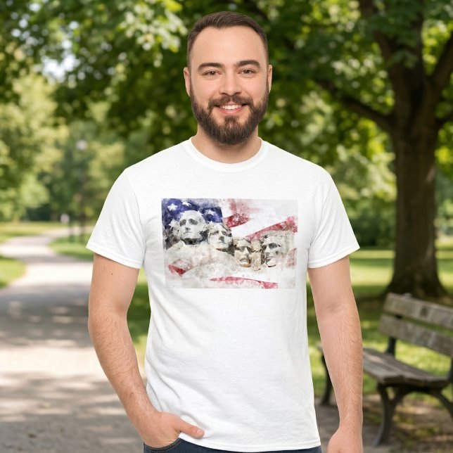Mount Rushmore Akvarell med amerikansk flagga T Shirt (Mount Rushmore Watercolor with American Flag. Men Basic White T-Shirt)