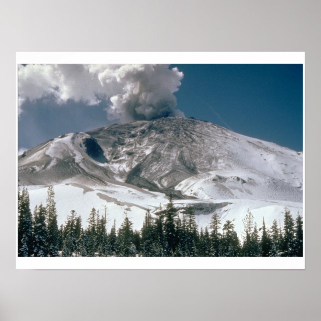 Mount Saint Helens - Före Eruption Poster (Framsidan)