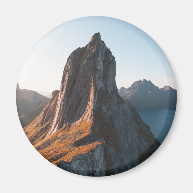 Mount Segla, Senja-Norgen Magnet (Framsidan)