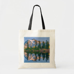 Mount Shuksan speglas i Reflection Lake Tygkasse