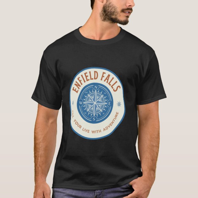 Mountain Adventure Design Vandring & Camping i Enf T Shirt (Framsida)