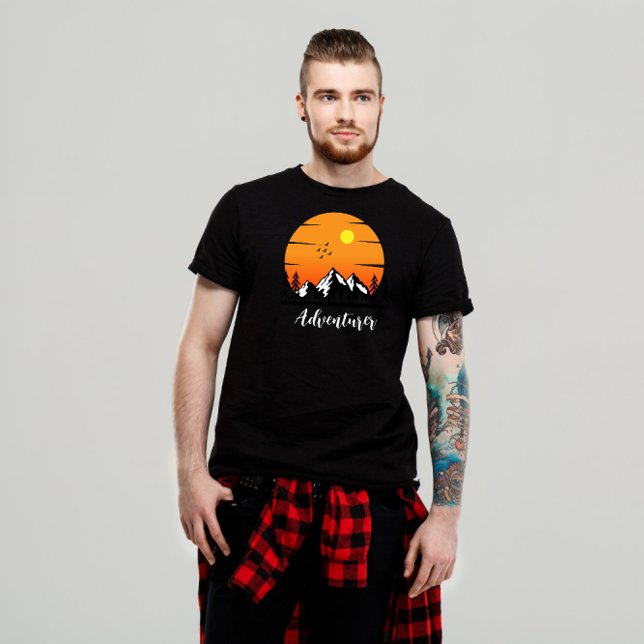 "Mountain Äventyr Hiking Explorer: T Shirt (Adventure.)