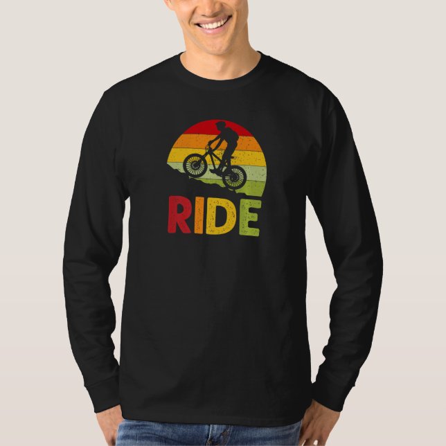 Mountain Bike Ride Retro Sunset   T Shirt (Framsida)