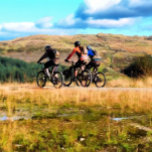 MOUNTAIN BIKING CANVASTRYCK<br><div class="desc">En vattenfärg på tre manar-bergsklättring i det walesiska backe.</div>