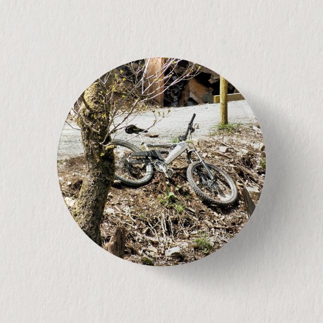 MOUNTAIN BIKING KNAPP (Framsida)