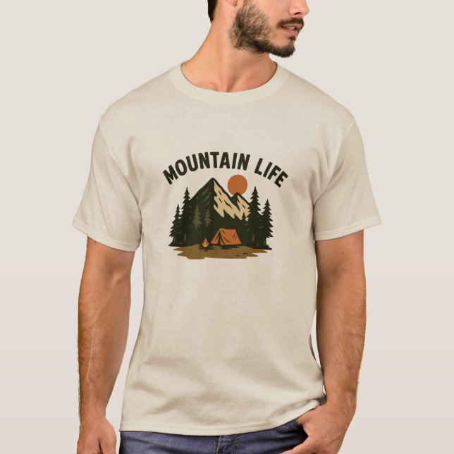Mountain Life | Simple Outdoors Camping Design T Shirt (Framsida)