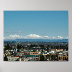 Mountain Range-vy från Everett, WA Poster