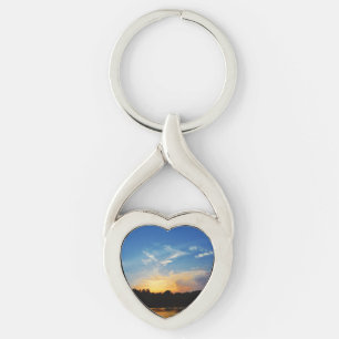 Mountain Sjö Sunset Twisted Heart Silverfärgad Nyckelring