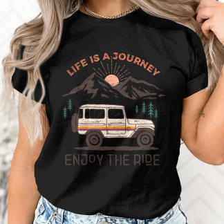 Mountain Sunset- Traveler Gift- Life är en resa T Shirt