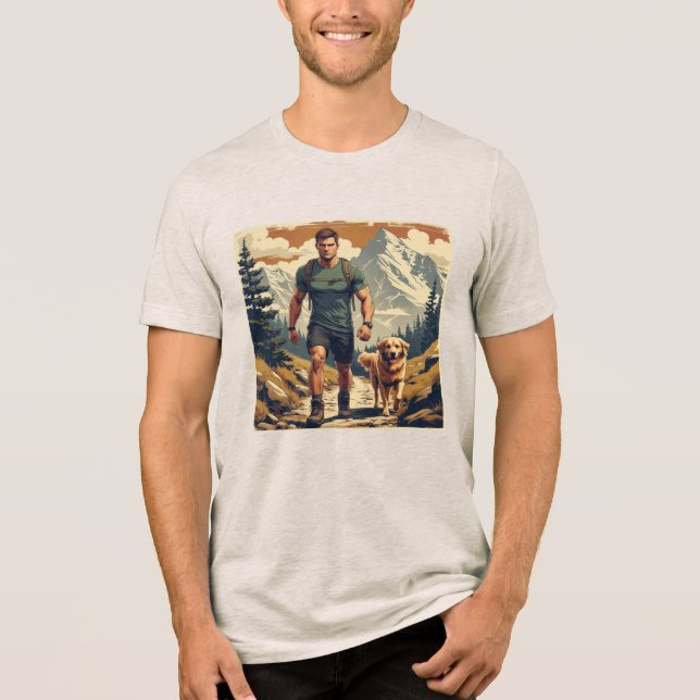 Mountain Trail Hiker & Hund Äventyrsillustration  T Shirt (Framsida)