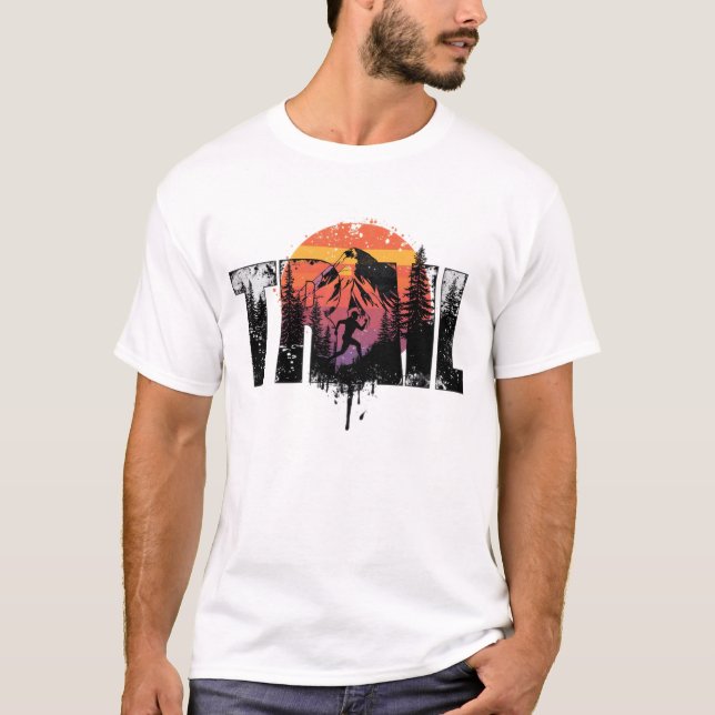 Mountain Trail Runner Typography Art T Shirt (Framsida)